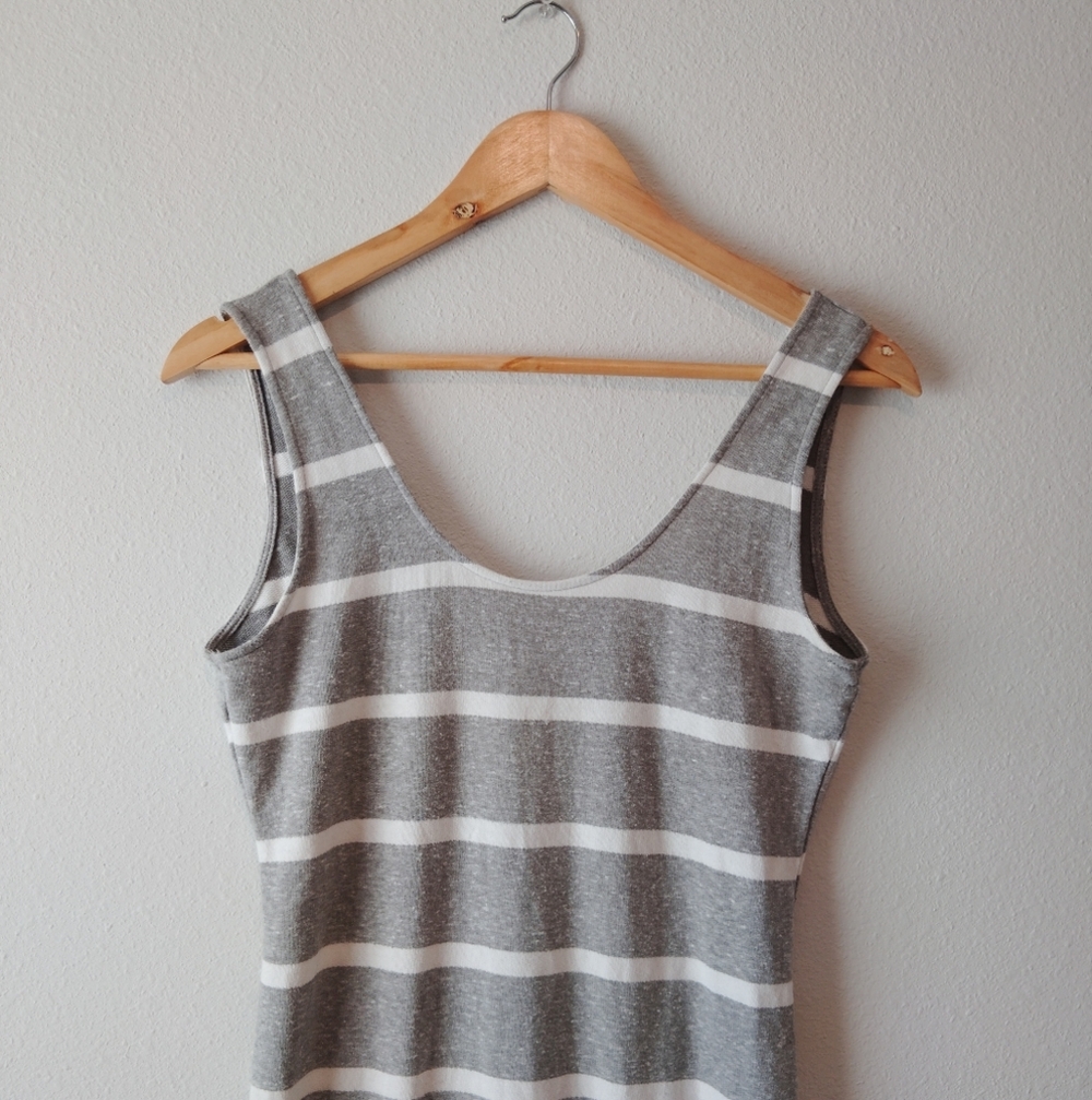 Personal Privilege Maternity Sleeveless Dress - Picture 3 of 5